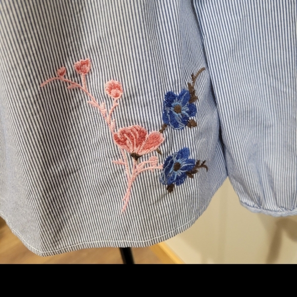 Tommy Hilfiger Off the shoulder blue & White Peasant Top SZ Small - Picture 7 of 12